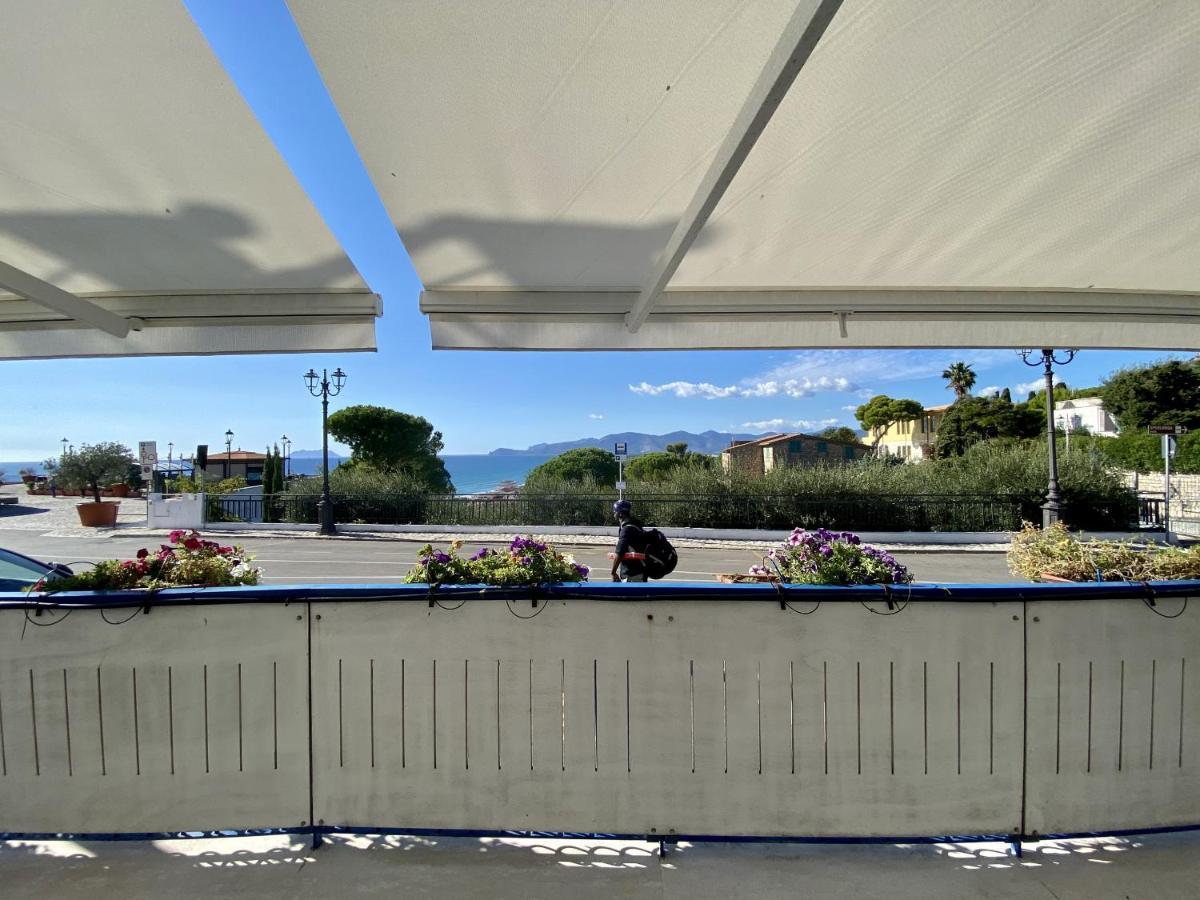Holidaycasa Mike - Con Terrazzo Vista Mare سبرلونغا المظهر الخارجي الصورة